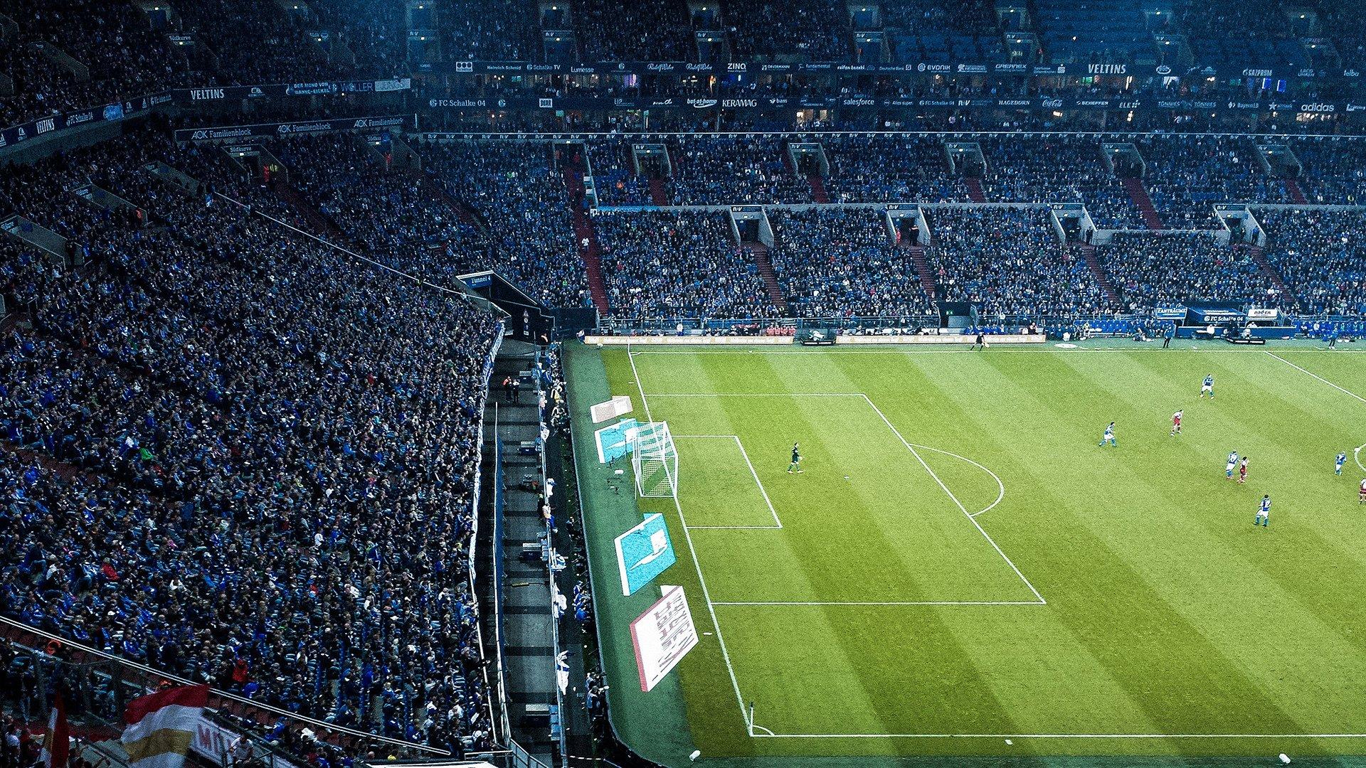 英超争冠白热化，曼城、阿森纳、利物浦三强鼎立，赛季末决战在即