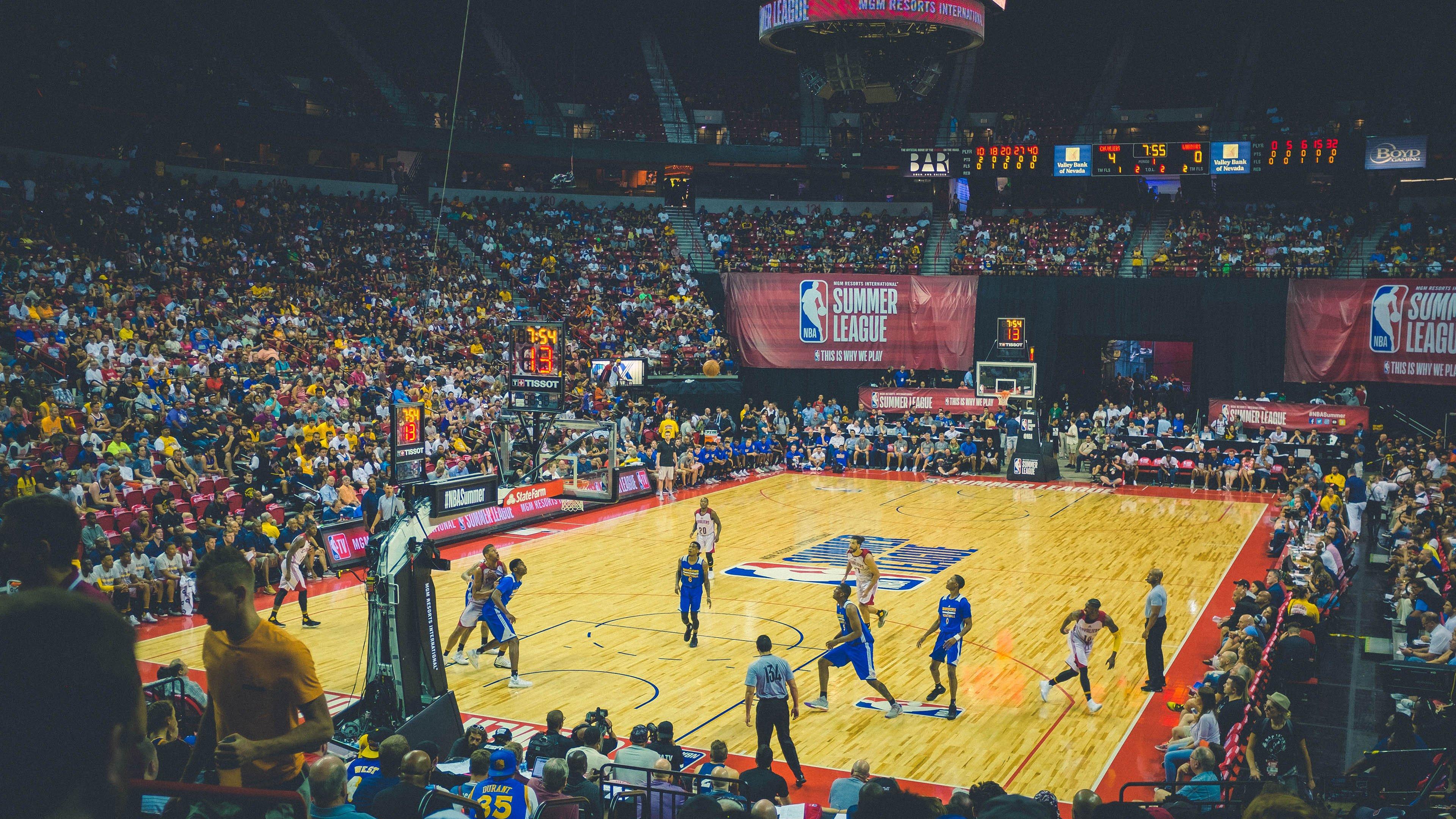 潘展乐勇夺世锦赛金牌 刷新亚洲纪录震撼泳坛